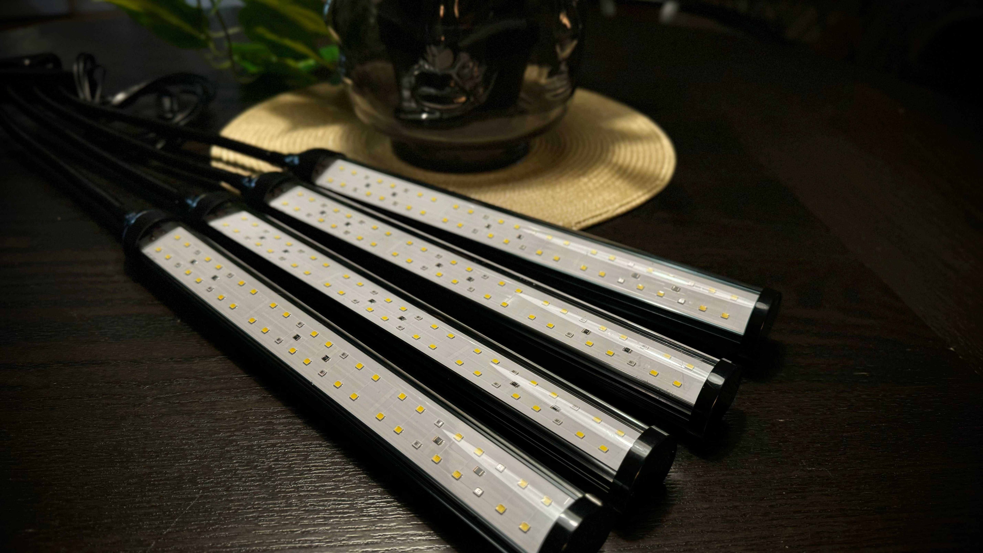 Smoothcrops växtlampa 60w LED med justerbara armar och fullspektrum, perfekt för odling.