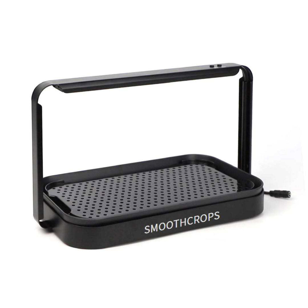 Sproutbench för odling av mikrogrönt med LED-odlingslampa.